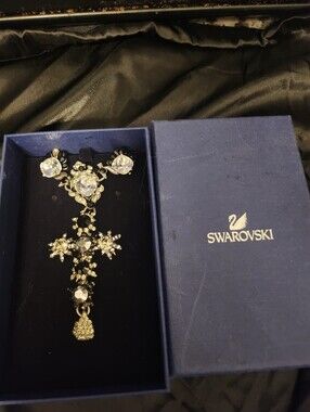 Elegant Black and Silver Crystal Cross Pendant Necklace